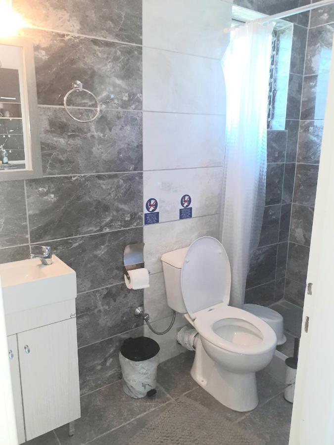 Issos Apartments آغيوس غيوريوس المظهر الخارجي الصورة